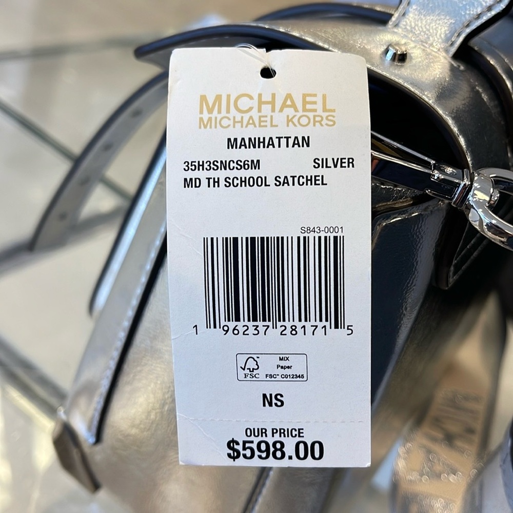 MICHAEL KORS
Manhattan Medium TH SCHOOL Crackled Metallic Leather SATCHEL
NWT - Picture 12 of 16